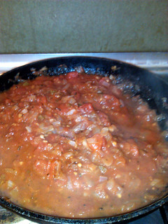 A picture of zesty spaghetti sauce.
