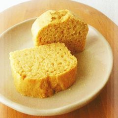 A picture of Fluffy Tofu and Kinako Roasted Soy Flour Cake.