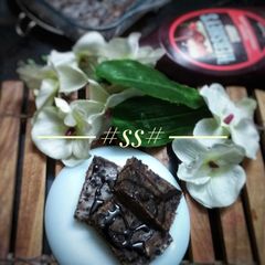 A picture of Walnut Brownie.