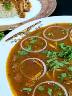 कश्मीरी राजमा विद चावल (Kashmiri Rajma with chawal recipe in Hindi) रेसिपी मुख्य फोटो