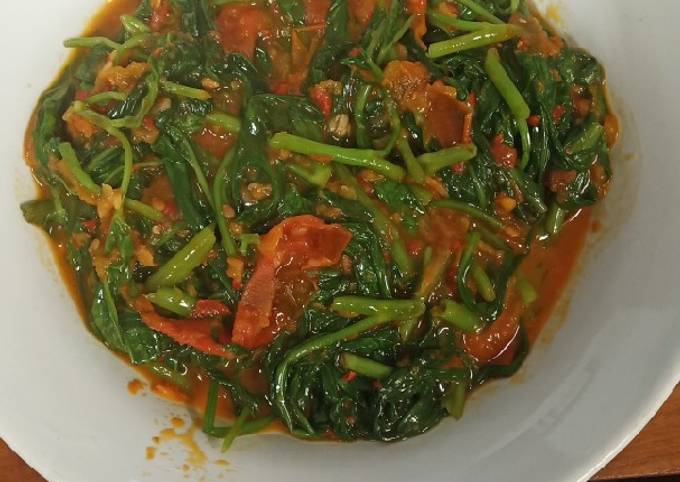 Resep Kangkung tumis sambal merah Anti Gagal