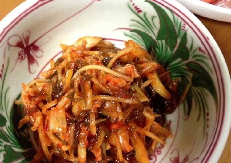 Easiest Way to Prepare Papaya and Mozuku Seaweed Kimchi