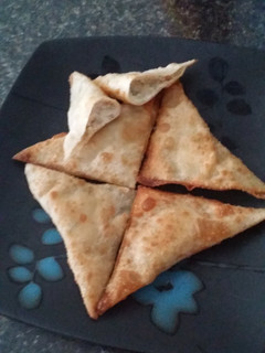 A picture of Jalapeño crab Rangoon poppers.