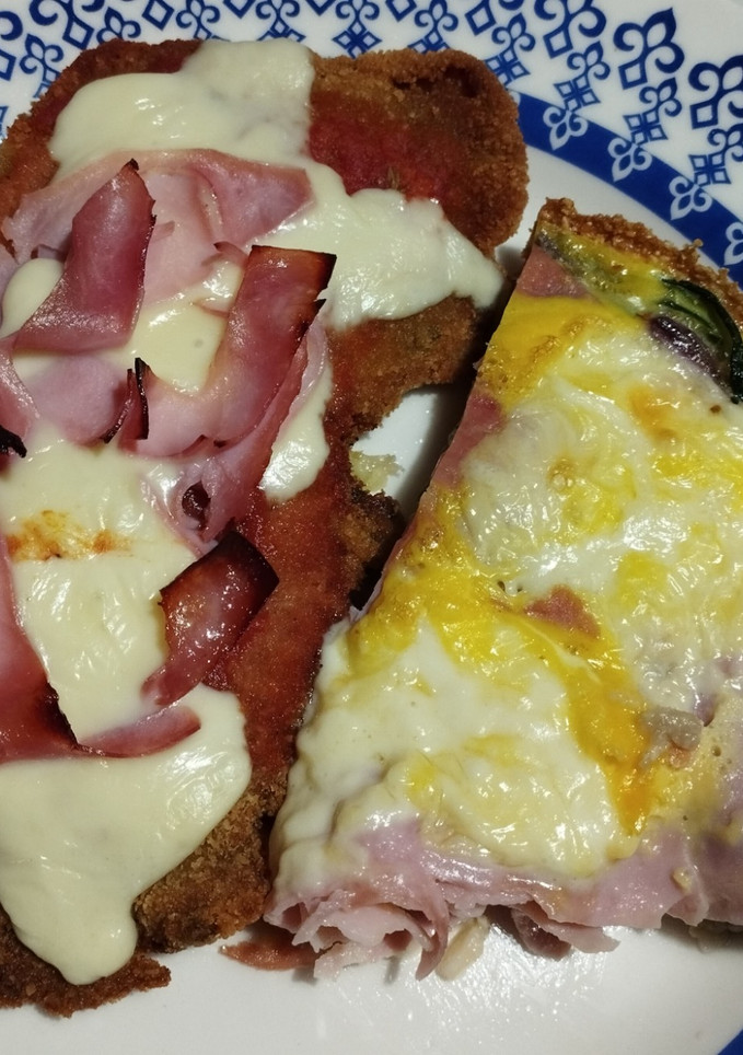 Una foto de Tarta de verduras, jamón y queso sin masa: 1 zapallito + 1 cebolla