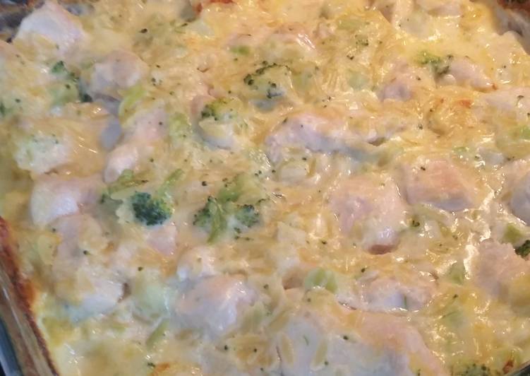 Steps to Prepare Super Quick Homemade Creamy chicken broccoli bake