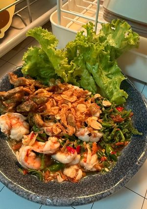 รูปของ ยำยอดผักกูด กุ้งสด
