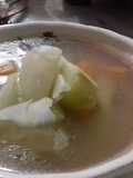 Caldo de huesos y cabeza de carpas o pescados rancho grande