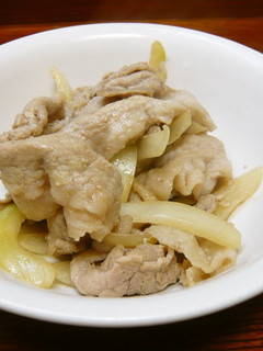 A picture of Stir-fried Pork with Shiso Leaves.