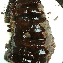 A picture of Sauerbraten.
