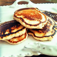A picture of Easy Apple cinnamon pancakes.