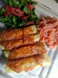 Una foto de Entomatadas