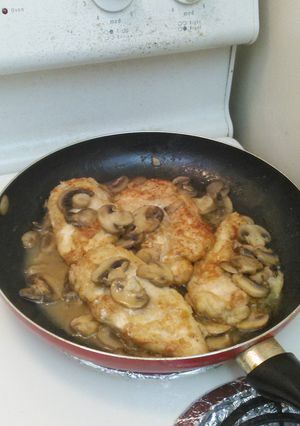 A picture of Garlic Chicken Masala.