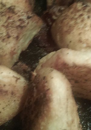 A picture of Mandys amazing roasted potatoes.