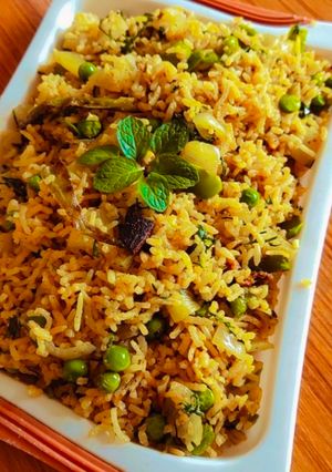 वेजिटेबल बिरयानी (vegetable biryani recipe in Hindi) रेसिपी मुख्य फोटो