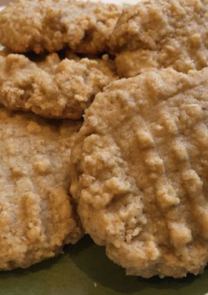 A picture of Vanilla Honey Cookies with Oat Flour.