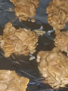 A picture of Butterscotch Peanut Butter Flakes.