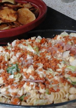A picture of My BLT Pasta Salad (Bacon, Lettuce & Tomato) with Potato Crisps.