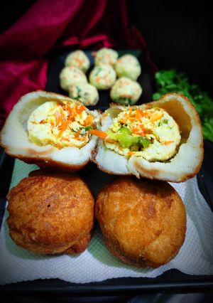 दही ब्रेड़ कचौड़ी (Dahi bread kachodi recipe in hindi) रेसिपी मुख्य फोटो