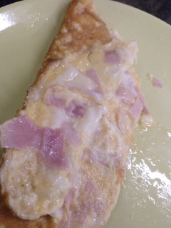 Una foto de Tortilla francesa de jamón York y queso