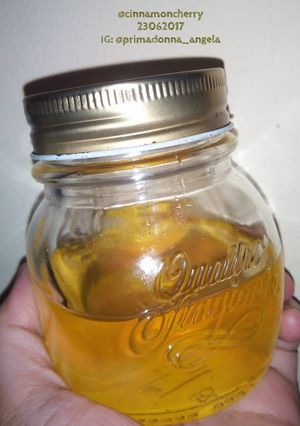 A picture of Chicken Oil.