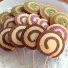 Easy and Pretty Lollypop Cookies A picture of Easy and Pretty Lollypop Cookies.