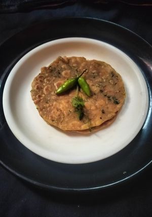 A picture of Singhare ka atta paratha.