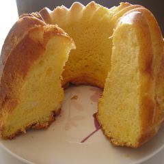 A picture of Honey Chiffon Cake.