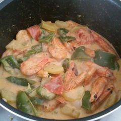A picture of Shrimp with coconut milk.