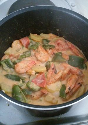 A picture of Shrimp with coconut milk.