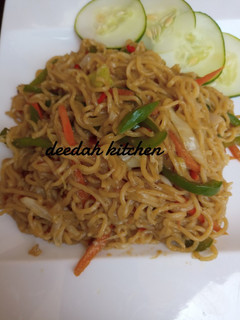 A picture of Maggi chawmaine.