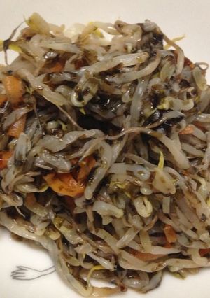 A picture of Bean Sprout & Nori Stir-fry.