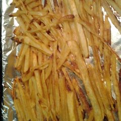 oven potatoe sticks A picture of oven potatoe sticks.