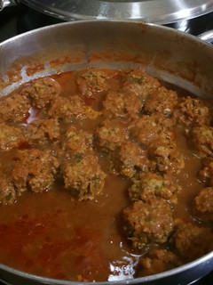 A picture of Meatballs with Vegetables in Tomato Sauce.