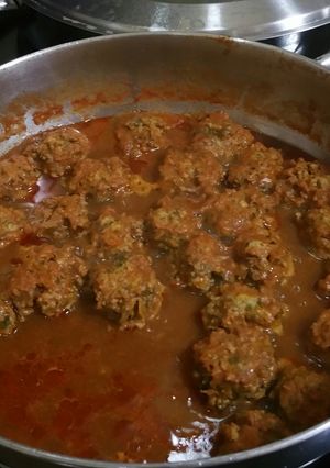 A picture of Meatballs with Vegetables in Tomato Sauce.