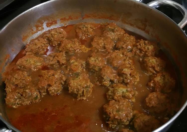 Simple Way to Make Any-night-of-the-week Meatballs with Vegetables in Tomato Sauce