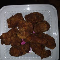 A picture of Floured chickens.