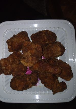 A picture of Floured chickens.