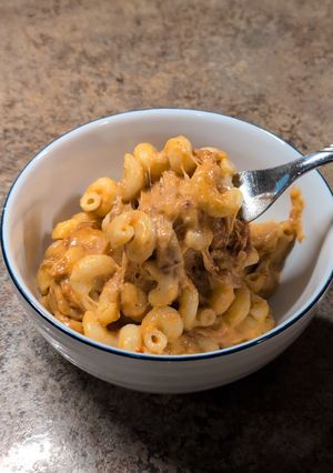 A picture of Pulled Pork Mac & Cheese.