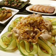 A picture of Chilled Shabu Shabu Salad and Spicy Sauce.