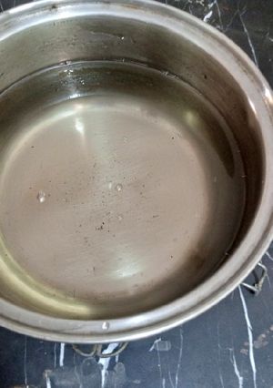 A picture of Easy Sugar Syrup (Sheera).