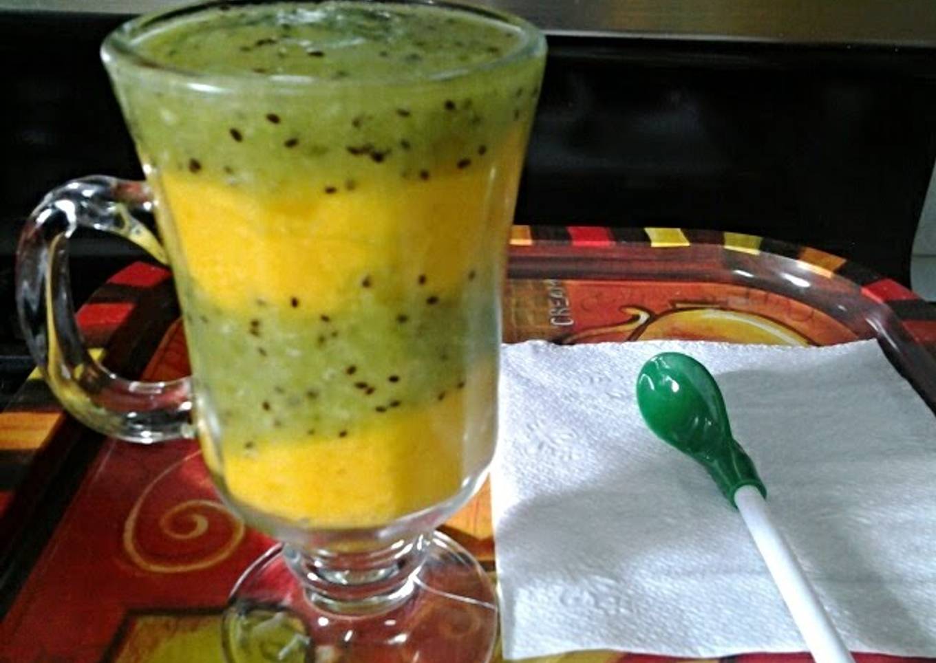 Icy layered drink