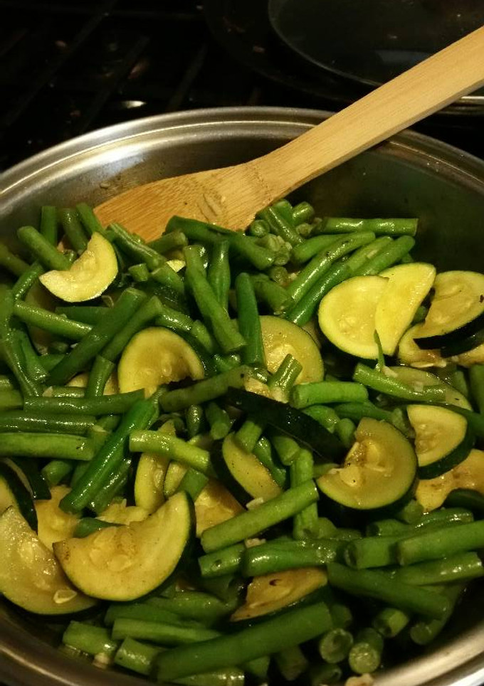 A picture of String Beans & Summer Squash.