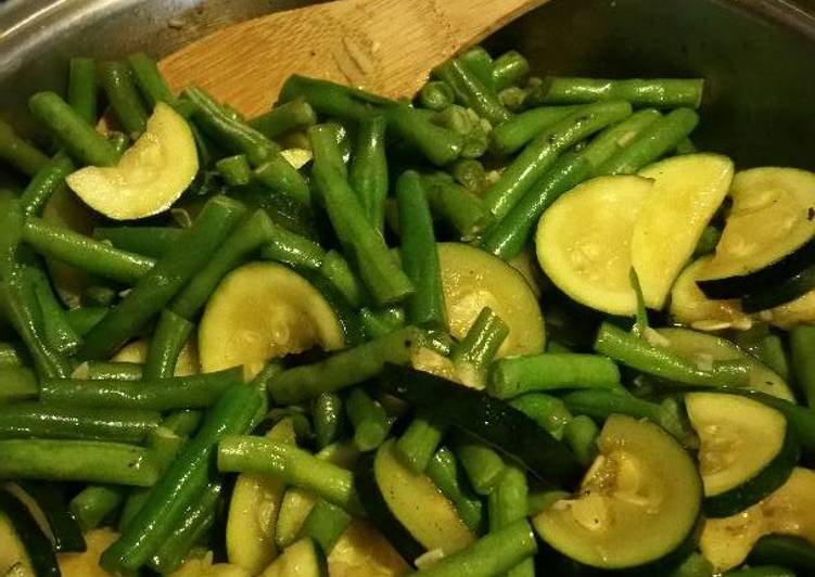 Steps to Make Any-night-of-the-week String Beans &amp; Summer Squash