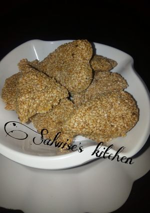 A picture of Sesame candy.