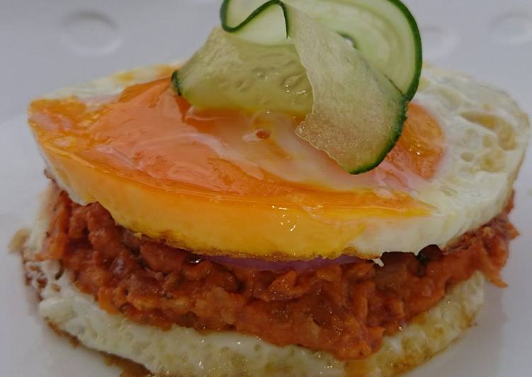 Eggs With Onion And Cheese Burger