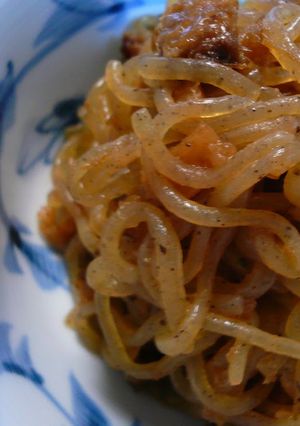 A picture of Shirataki Noodles Boiled with Pickled Plums and Bonito Flakes.