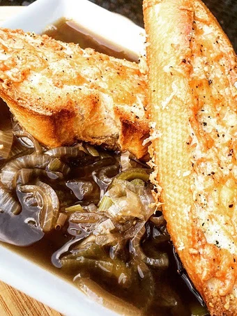 Simple Way Make Recipe French Onion Soup with Parmesan/Cheddar Croutons that is So Delicious, Perfect}