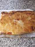 Empanada de hojaldre y atún