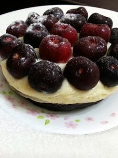 A picture of Cherry With Mascapone On Oreo Crust.