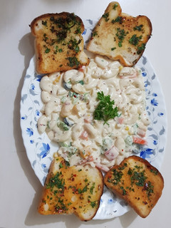પાસ્તા ઈન વ્હાઈટ સોસ (Pasta In White Sauce Recipe In Gujarati) રેસીપી મુખ્ય ફોટો